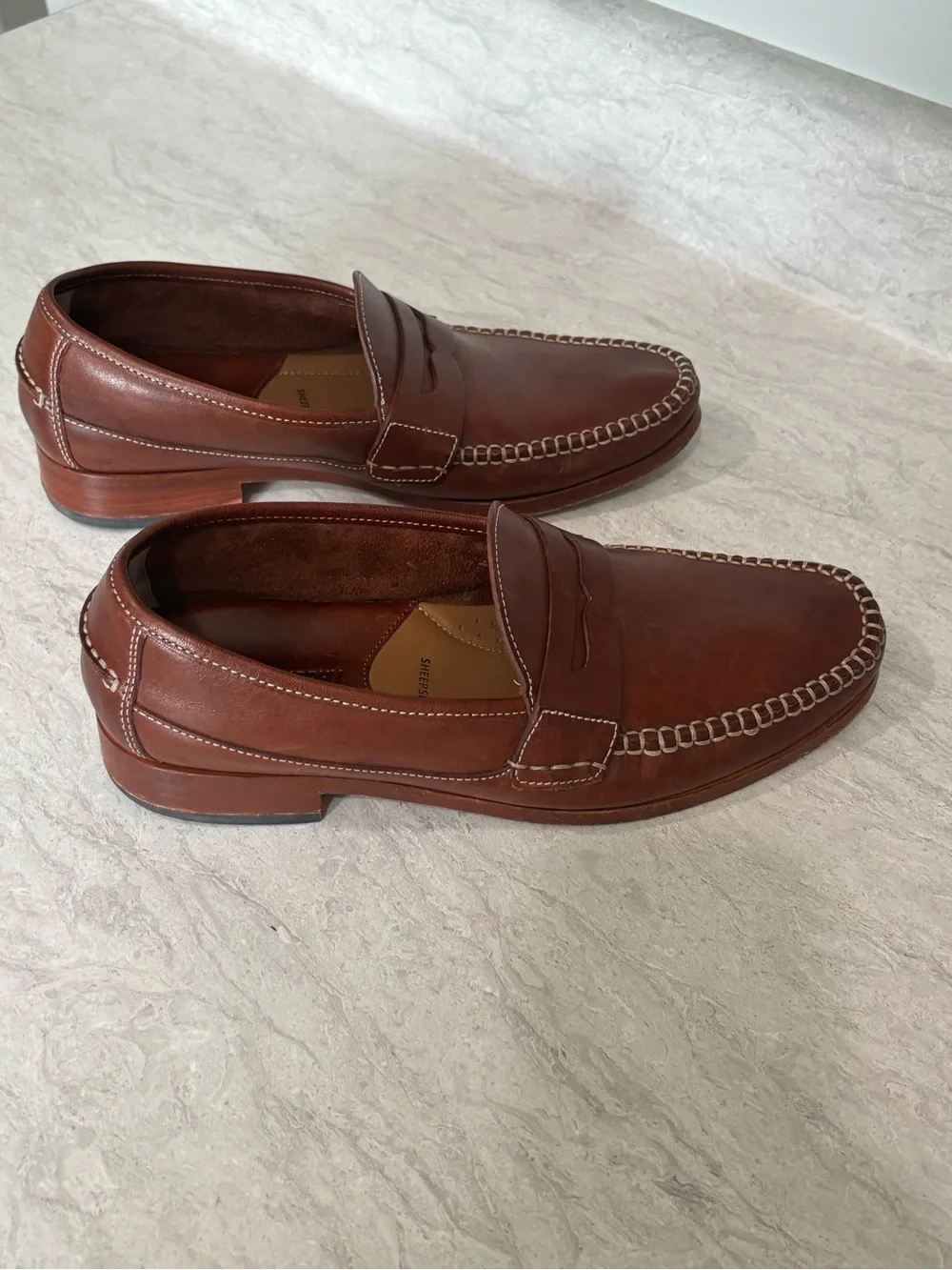 Johnston & Murphy Men's Chestnut Brown Sheepskin Leather Penny Loafers